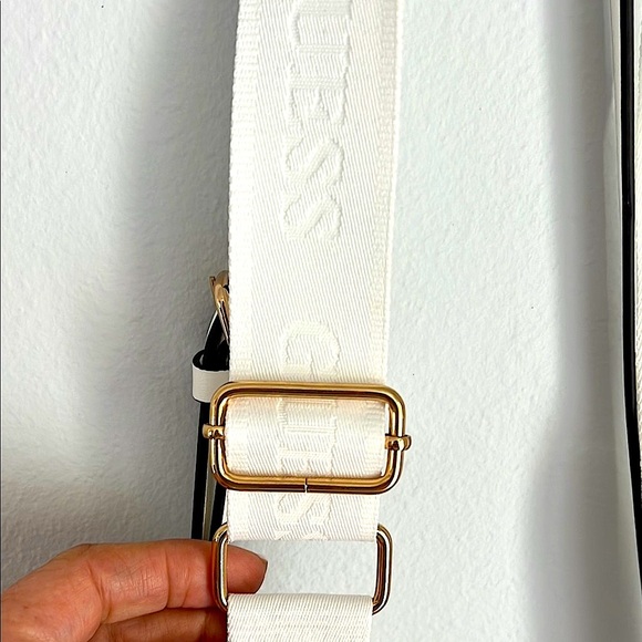 GUESS | White Shoulder/Crossbody Bag w/ Wallet 🤍 - Picture 6 of 12